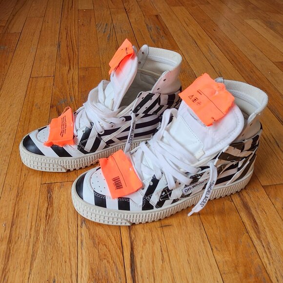Off-White sneakers - Picture 1 of 9